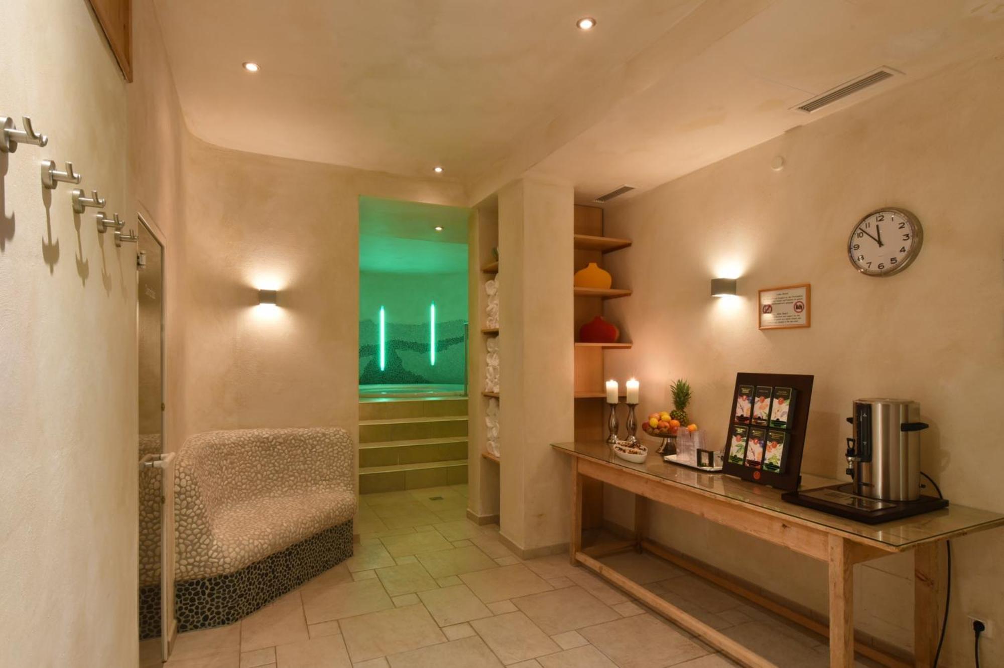 Cella Apartment